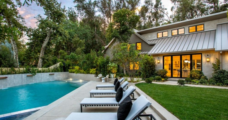 Charming Modern House In The Woods
